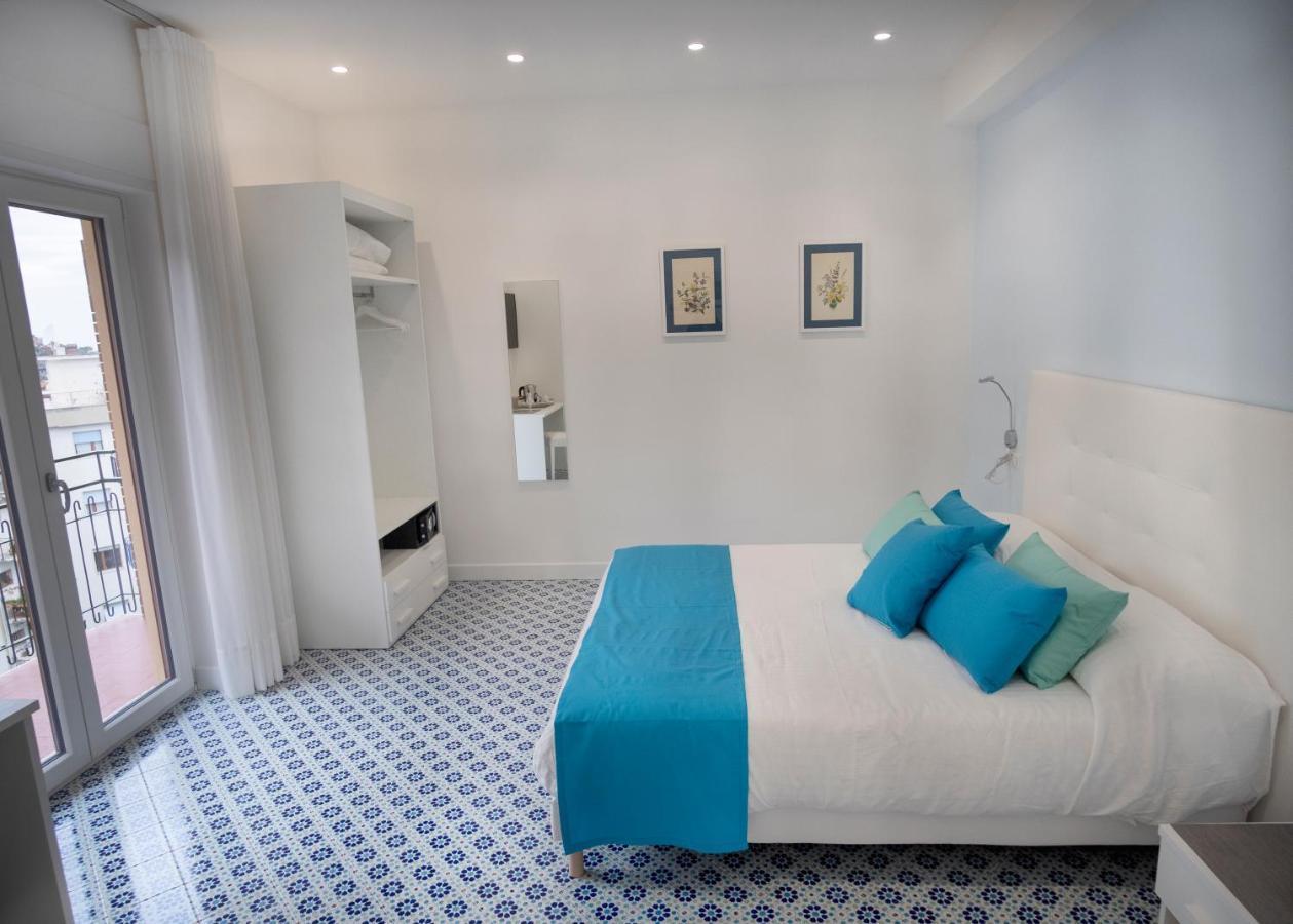 Bed and Breakfast Domus Sole Сорренто Екстер'єр фото