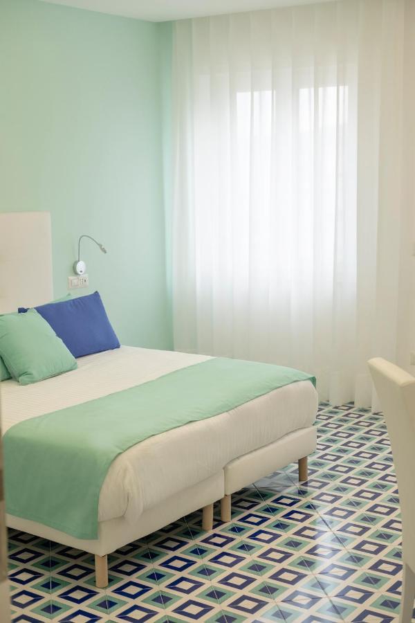 Bed and Breakfast Domus Sole Сорренто Екстер'єр фото
